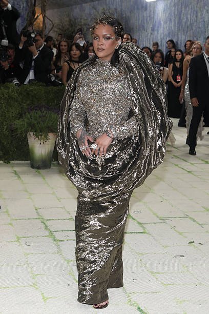 Met Gala 2026: Rihanna's Stunning Transformation in Margiela 1