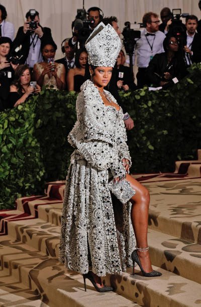 Top 10 Iconic Met Gala Dresses That Changed Fashion Forever 38