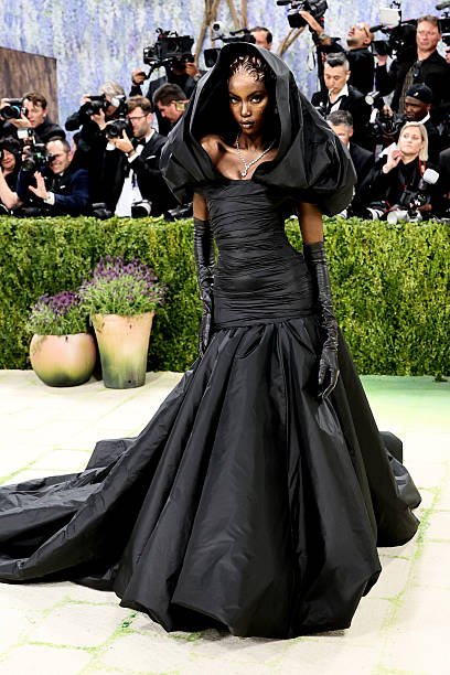 Anok Yai's Balenciaga Gown at 2026 Met Gala: A Reflection 3