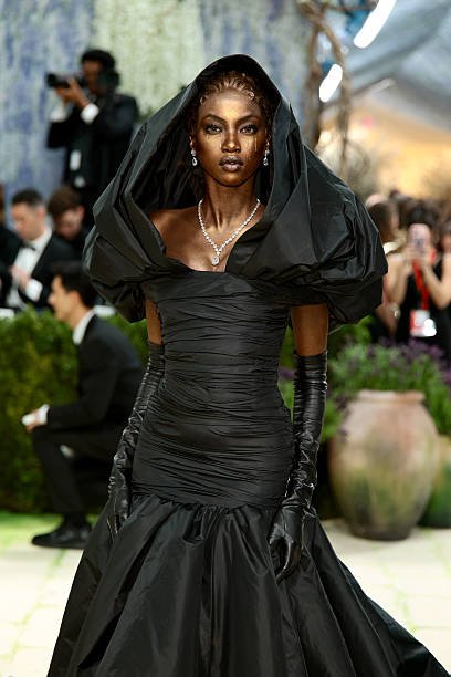 Anok Yai's Balenciaga Gown at 2026 Met Gala: A Reflection 5