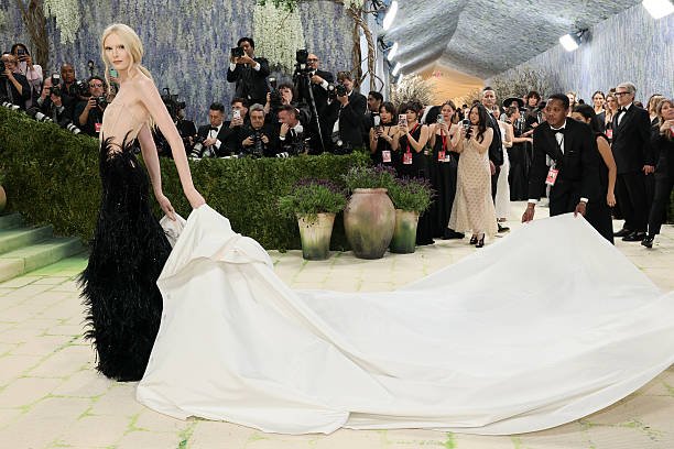 Alex Consani's Stunning Gucci Ensemble at the Met Gala 2026 2 Alex Consani's Stunning Gucci Ensemble at the Met Gala 2026 1