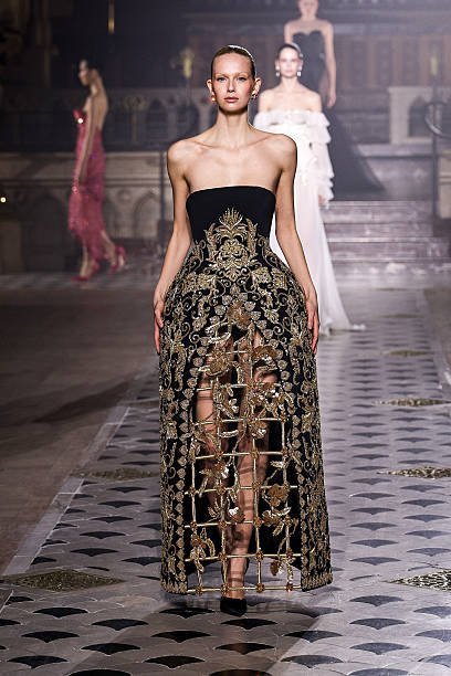 30 Paris Couture SS26 Looks Inspired by the Met Gala 2026 “Fashion Is Art” Theme 5