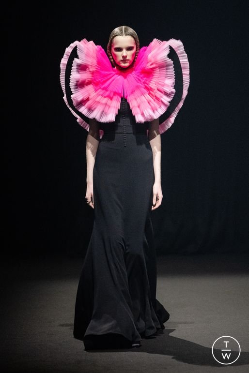 30 Paris Couture SS26 Looks Inspired by the Met Gala 2026 “Fashion Is Art” Theme 39