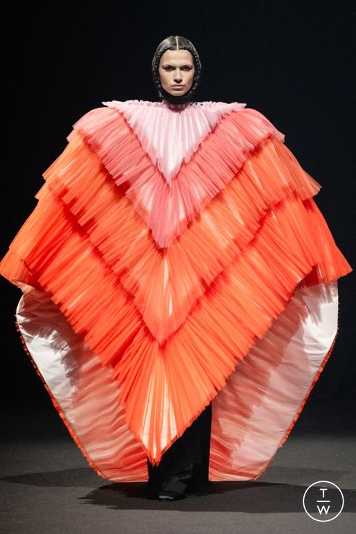 30 Paris Couture SS26 Looks Inspired by the Met Gala 2026 “Fashion Is Art” Theme 43