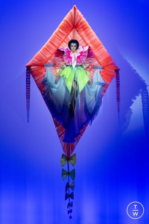 30 Paris Couture SS26 Looks Inspired by the Met Gala 2026 “Fashion Is Art” Theme 45