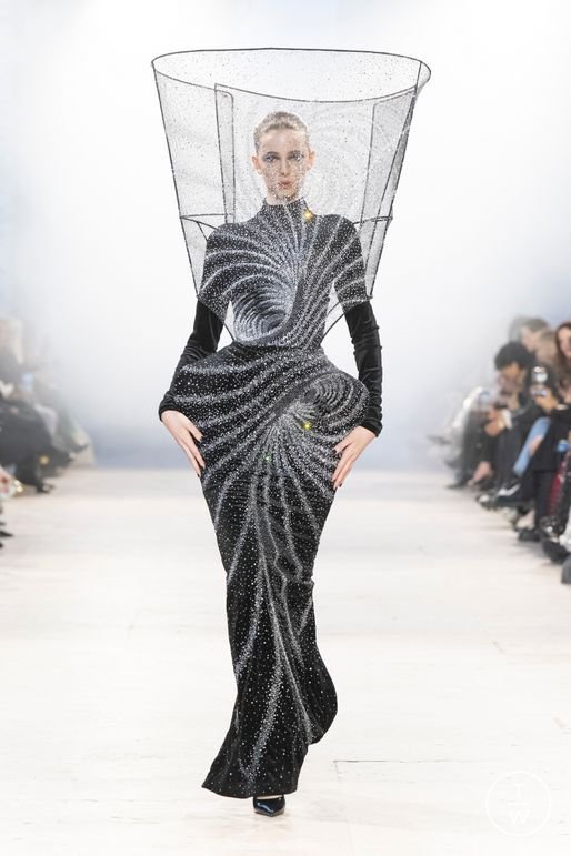 30 Paris Couture SS26 Looks Inspired by the Met Gala 2026 “Fashion Is Art” Theme 3