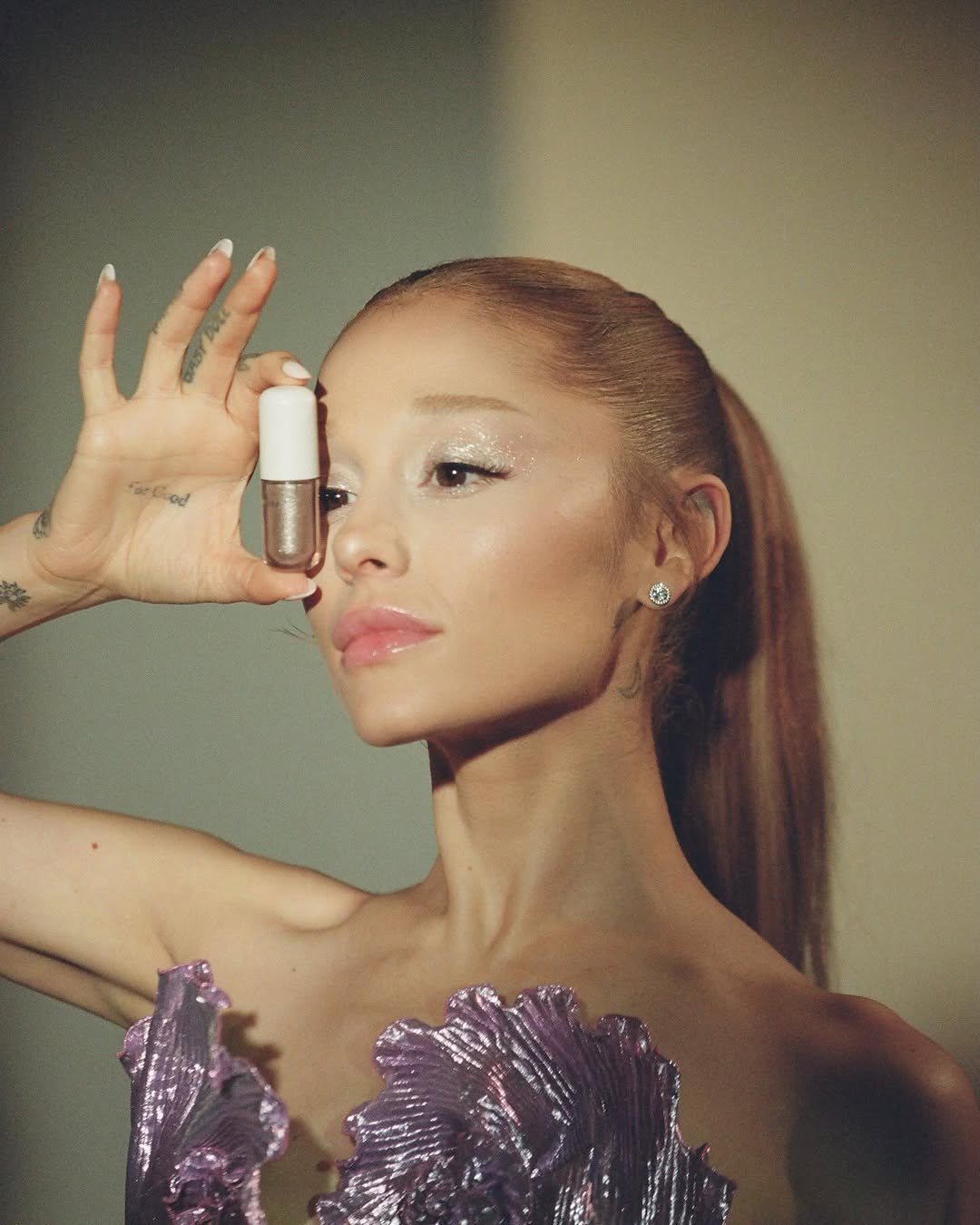 Ariana Grande\’s r.e.m.beauty Launches New Starlet Liquid Eyeshadows