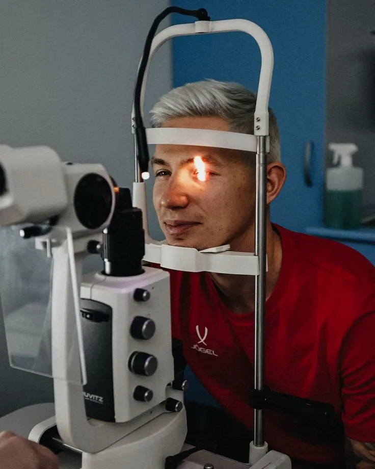 Understanding Glaucoma: Symptoms and Treatments 9