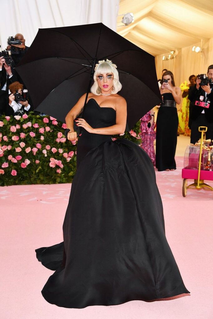 see lady gaga’s extravagant 4 in 1 met gala look, from pretty in pink to black lingerie (1)