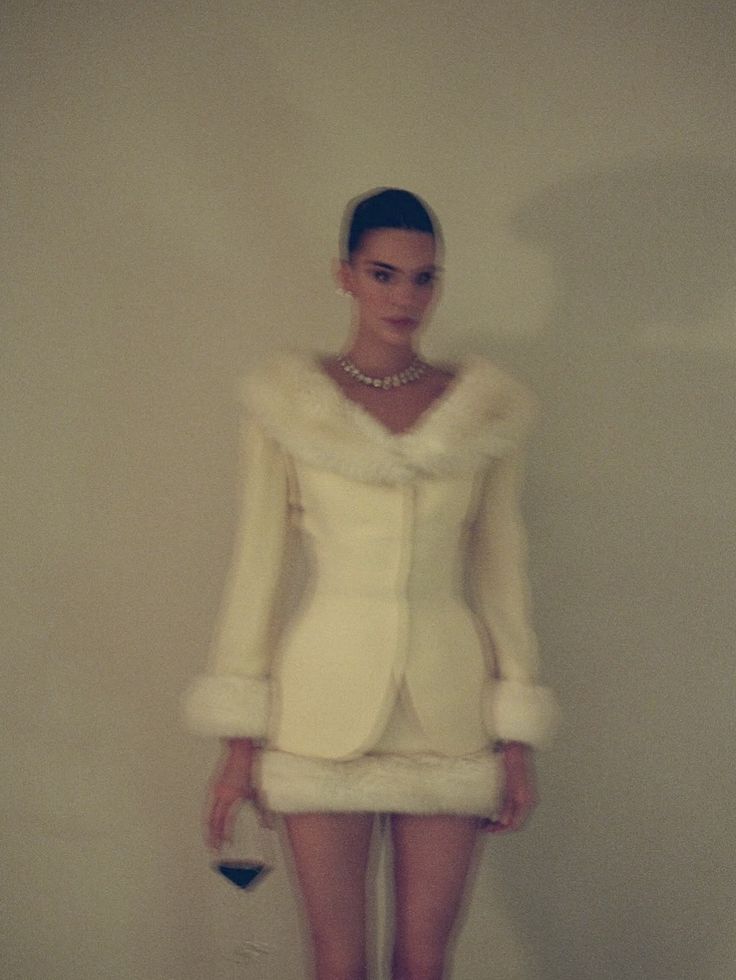 Kendall Jenner's Vintage Mugler Look at Christmas Eve Party Kendall jennet in vinage mugler