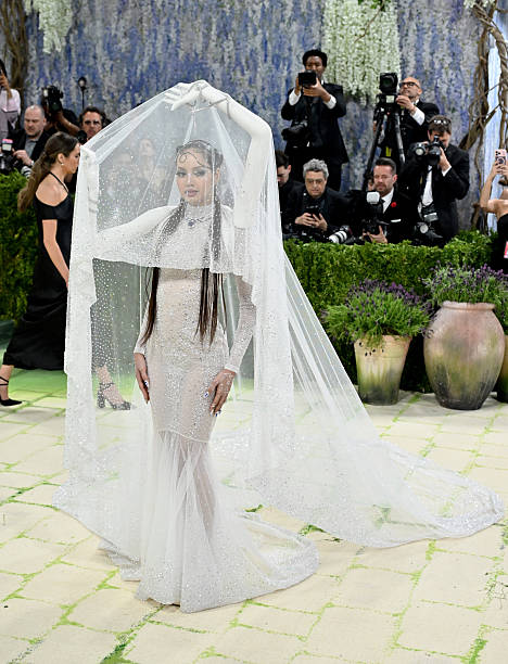 Lisa Stuns in Robert Wun at the 2026 Met Gala Event