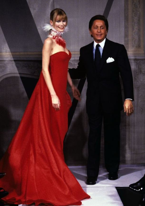 Valentino Garavani: The Man Who Made Fashion Fall in Love with Elegance Jjhjhxcjjcjvjv