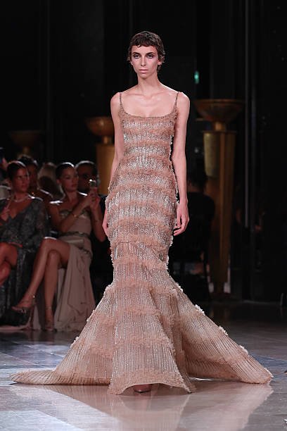 Elie Saab 22 111992f6 29d6 4d5a bc92 33eb29f9943c