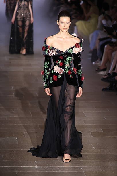 Zuhair Murad 37 137329bf 726f 4ff4 a8f5 5e3c9f1f850e