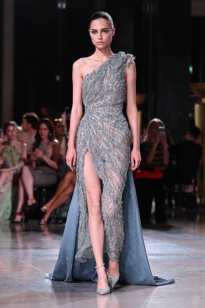 Elie Saab 25 20a84883 67de 4599 a813 f434988fc748