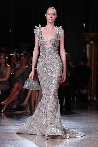 Elie Saab 21 3cabaa5e cdfc 4a01 90df 9882e5546d30