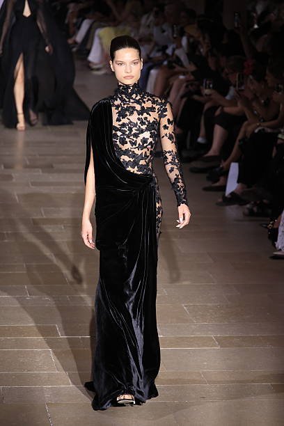Zuhair Murad 9 5b59364d ff27 412a b1cb 1b3f8fef38be