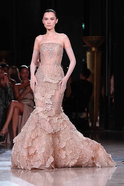 Elie Saab 24 7a25b6e0 8393 4026 b6d7 23f98eac0801