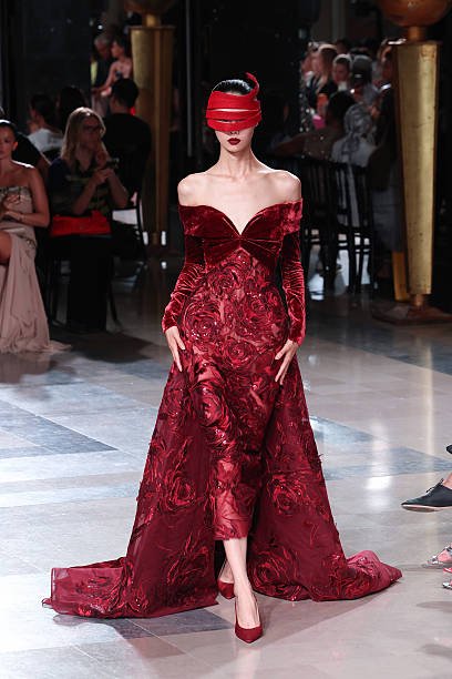 Elie Saab 46 bd6bacfe 8d6c 4347 92d0 c7975ee70caf
