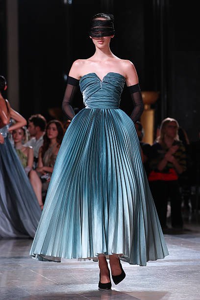 Elie Saab 26 bd9499b5 aa7b 4d2c 8bcb 3ef8a907e413
