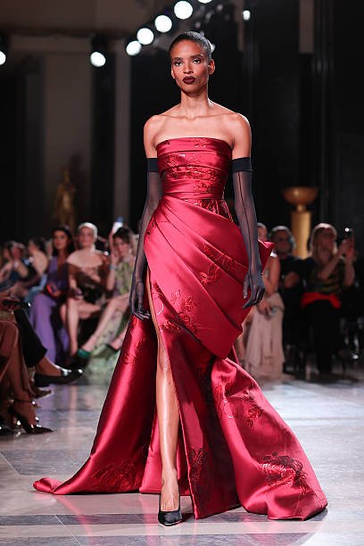 Elie Saab 7 ec17ebd1 6367 41ed b2fa 0397bfa58549