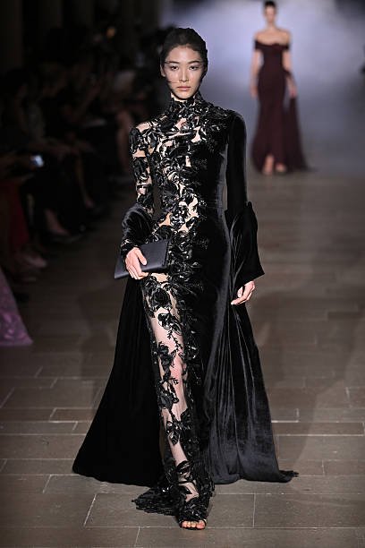 Zuhair Murad 32 f197af73 3a9b 48bc 80f6 8f89f922010c