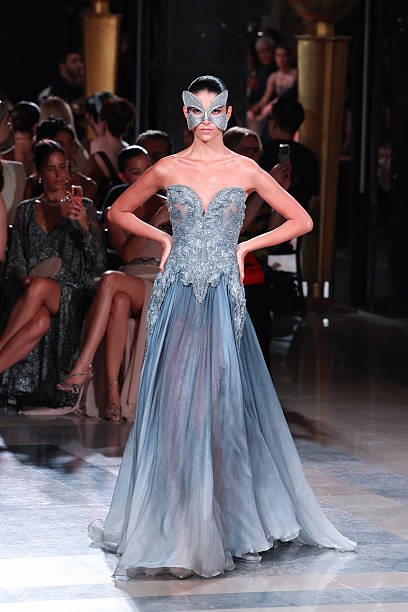 Elie Saab 23 ffbdb537 3119 4a58 9260 b5899a426d6a