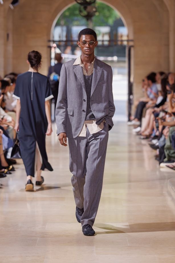 Menswear Trend Spring/Summer 2027: Casual Tailoring Redefines Modern Dressing 8 Menswear Trend Spring/Summer 2027: Casual Tailoring Redefines Modern Dressing 7