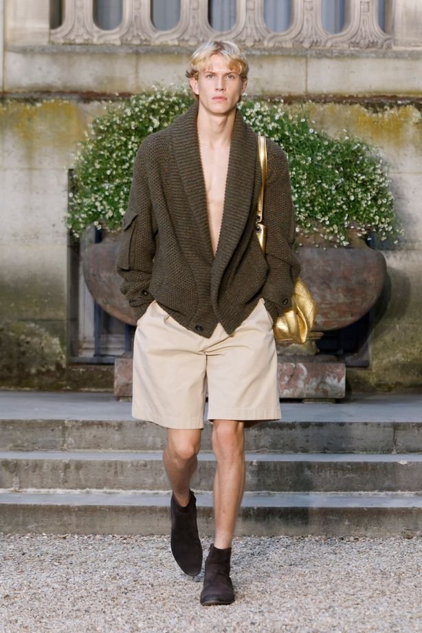 Menswear Trend Spring/Summer 2027: Plunging Neckline Redefine the Modern Wardrobe 5
