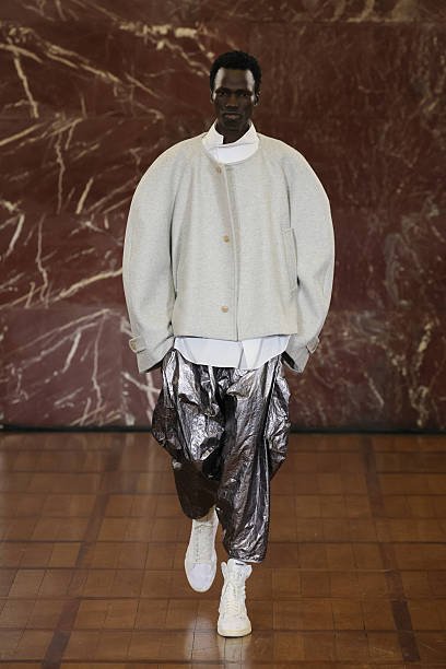 Menswear Trends Fall/Winter 2026 "Extra Long Sleeves" 6 Menswear Trends Fall/Winter 2026 "Extra Long Sleeves" 5
