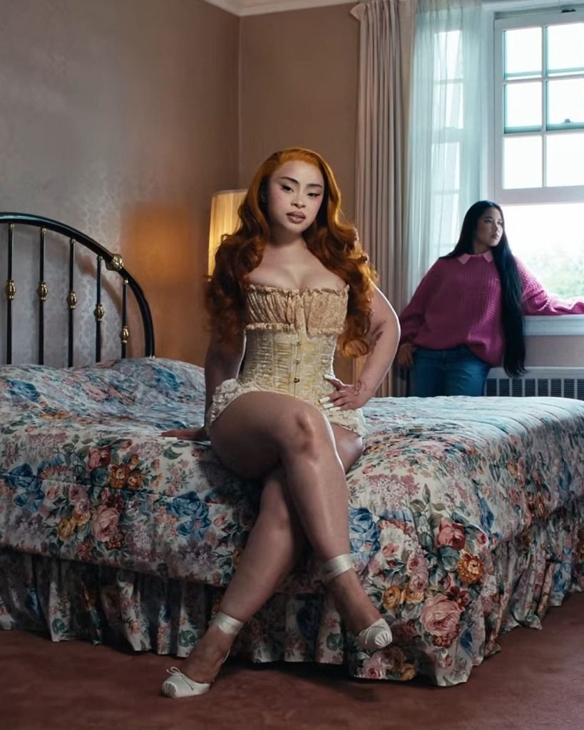 Ice Spice Wears Savannah Rose Fall/Winter 2025 in “Out My Face” Music Video 23 Ice Spice Wears Savannah Rose Fall/Winter 2025 in “Out My Face” Music Video 22