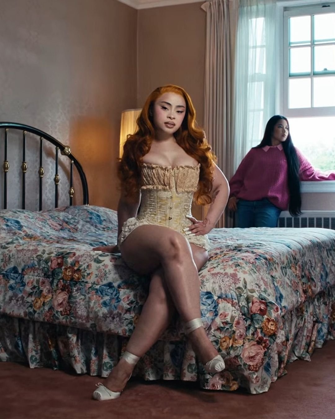 Ice Spice Wears Savannah Rose Fall/Winter 2025 in “Out My Face” Music Video 2 Ice Spice Wears Savannah Rose Fall/Winter 2025 in “Out My Face” Music Video