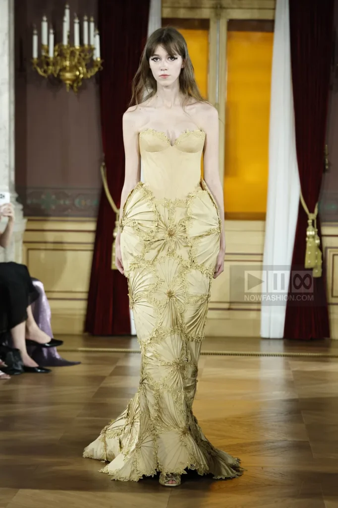ArdAzAei 4 Model on the runway at the Ardazaei fashion show in Paris, Fall Winter 2026 Couture Fashion Week, Runway Look #004