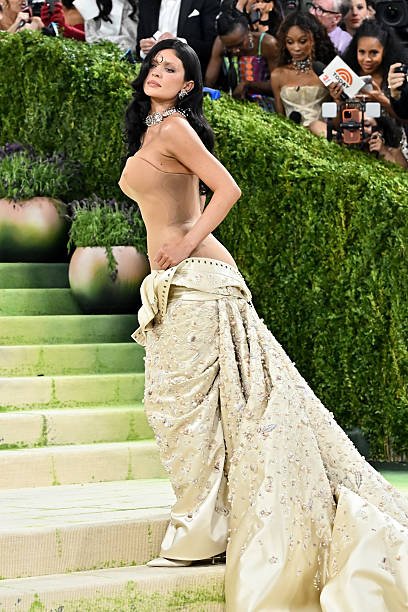 Kylie Jenner: Beauty Empire, Career and Influence 28 Kylie Jenner: Beauty Empire, Career and Influence 27