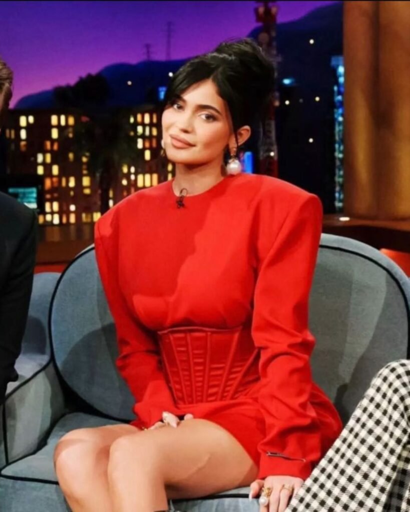 Kylie Jenner: Beauty Empire, Career and Influence 6 Kylie Jenner: Beauty Empire, Career and Influence 5
