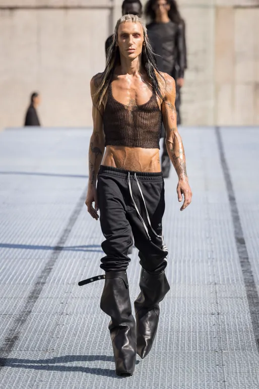 Menswear Trend Spring/Summer 2027: Transparent Fashion Takes Center Stage 13