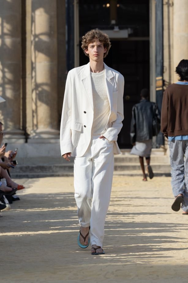 Menswear Trend Spring/Summer 2027: Casual Tailoring Redefines Modern Dressing 10 Menswear Trend Spring/Summer 2027: Casual Tailoring Redefines Modern Dressing 9