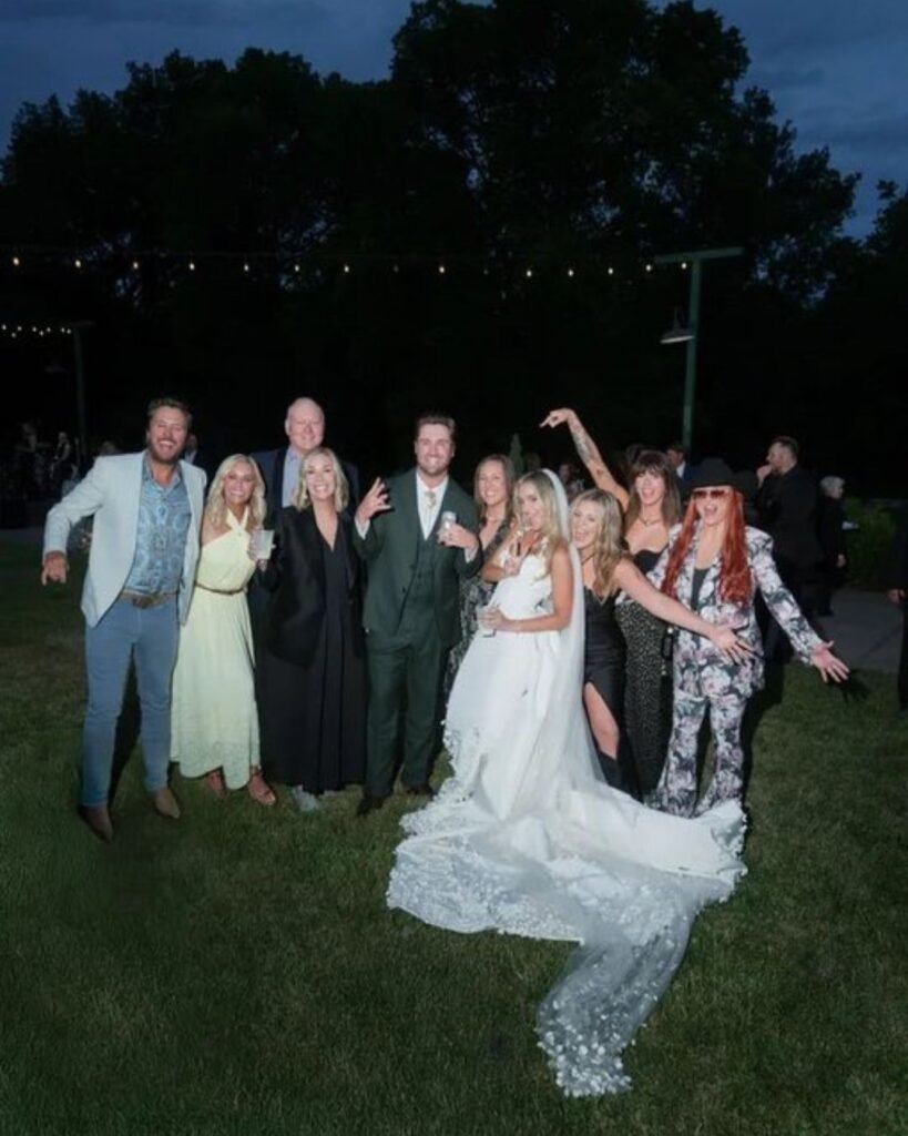 Lainey Wilson and Devlin “Duck” Hodges Celebrate Their Love With a Stunning Tennessee Waterfall Wedding 5