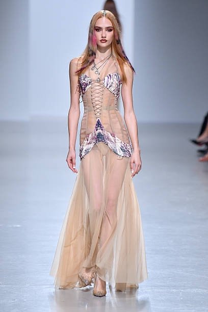 Weinsanto 21 Weinsanto Spring 2027 Ready-to-Wear: Victor Brunstein Brings Fashion to Life