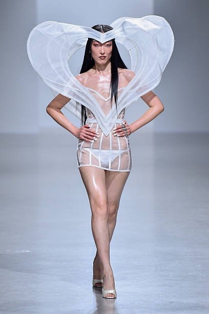 Weinsanto 25 Weinsanto Spring 2027 Ready-to-Wear: Victor Brunstein Brings Fashion to Life