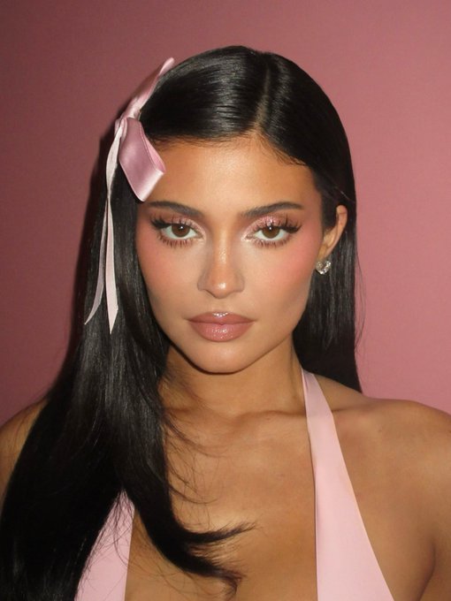 Shop Kylie Cosmetics Winter Kissed Holiday Collection 2026 1 Shop Kylie Cosmetics’ Winter Kissed Holiday Collection