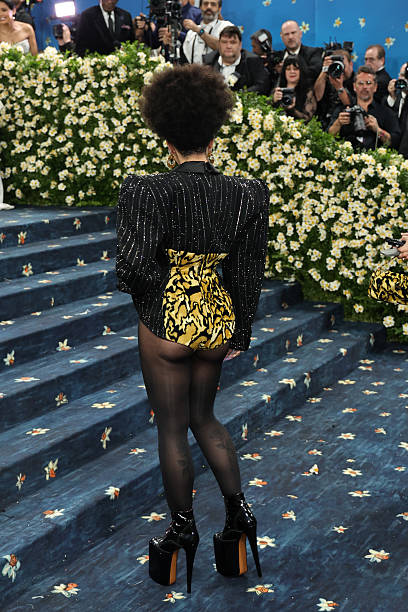 Doja Cat’s 2025 Met Gala Look: A Fierce Fusion of 80s Power and Feline Fantasy