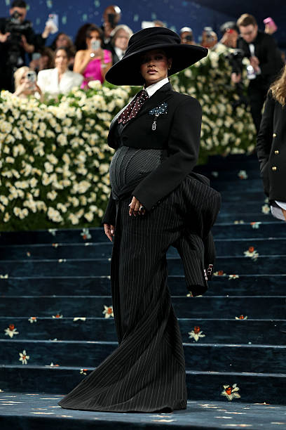 Rihanna’s Bold 2025 Met Gala Moment: Pregnancy, Power, and the Black Dandy Revolution