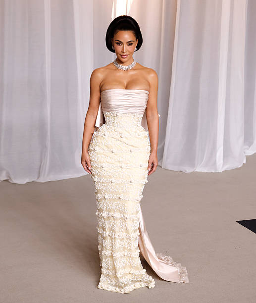 Kim Kardashian Stuns in Breathtaking Vintage Balenciaga From 1951 at the Academy Museum Gala, Styled by Law Roach 2 Kim Kardashian Stuns in Vintage Balenciaga From 1951 at the Academy Museum Gala, Styled by Law Roach