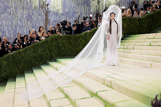 Lisa From BLACKPINK Attend the 2026 Met Gala in Bold Robert Wun Couture 1 Lisa From BLACKPINK Attend the 2026 Met Gala in Bold Robert Wun Couture