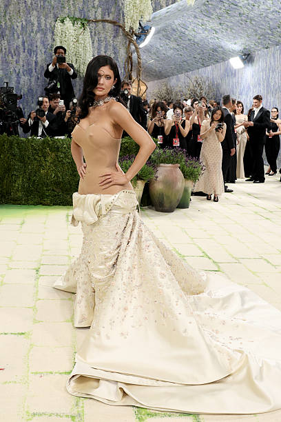 Kylie Jenner Rocks Custom Schiaparelli at 2026 Met Gala Event 1 Kylie Jenner’s Custom Schiaparelli at 2026 Met Gala Event