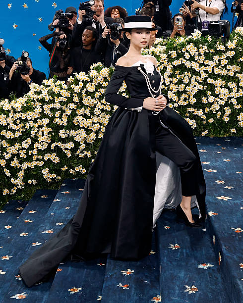 Jennie Kim at the 2025 Met Gala: A Bold and Modern Chanel Tribute