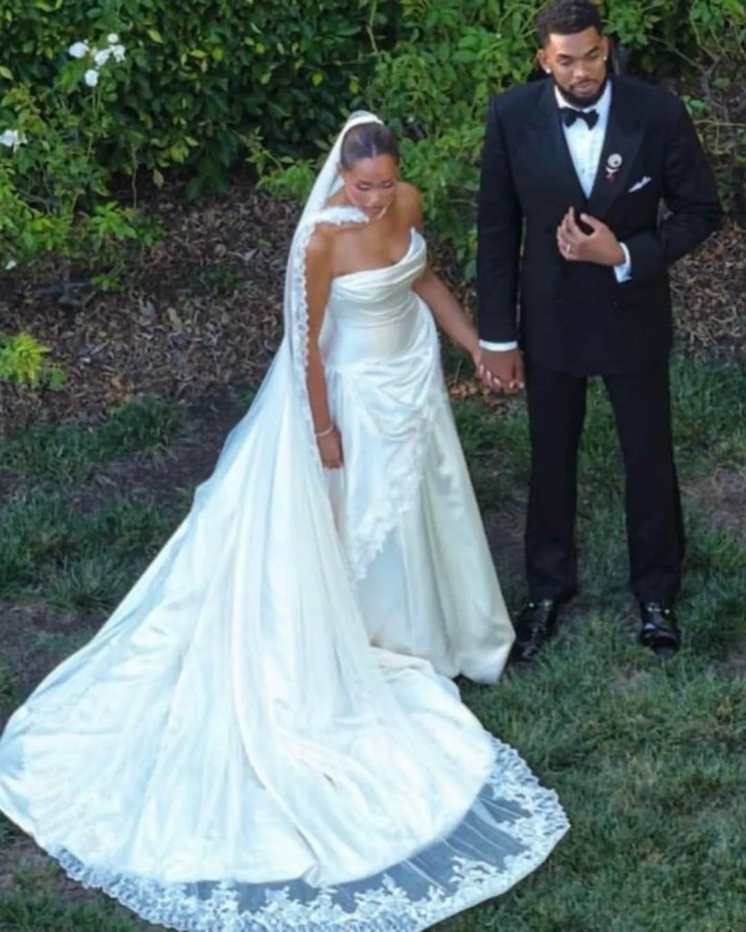Jordyn Woods Marries Karl-Anthony Towns in an Old Hollywood Glamour Inspired Wedding Look 4 Jordyn Woods Marries Karl-Anthony Towns in an Old Hollywood Glamour Inspired Wedding Look