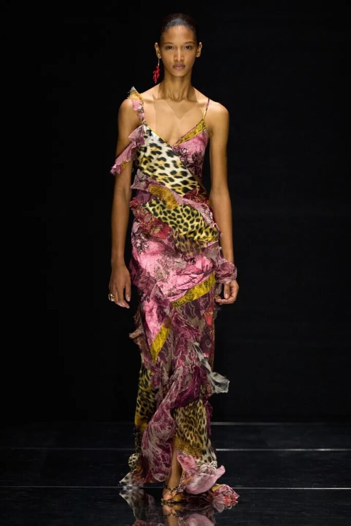 Animal prints are taking over Spring 2027 womenswear. Discover how leopard, zebra, tiger and snakeskin are being reimagined for the new season.
Excerpt: From leopard and zebra to tiger and snakeskin, animal prints are returning for Spring 2027 with bolder colors, unexpected combinations and a distinctly modern attitude.