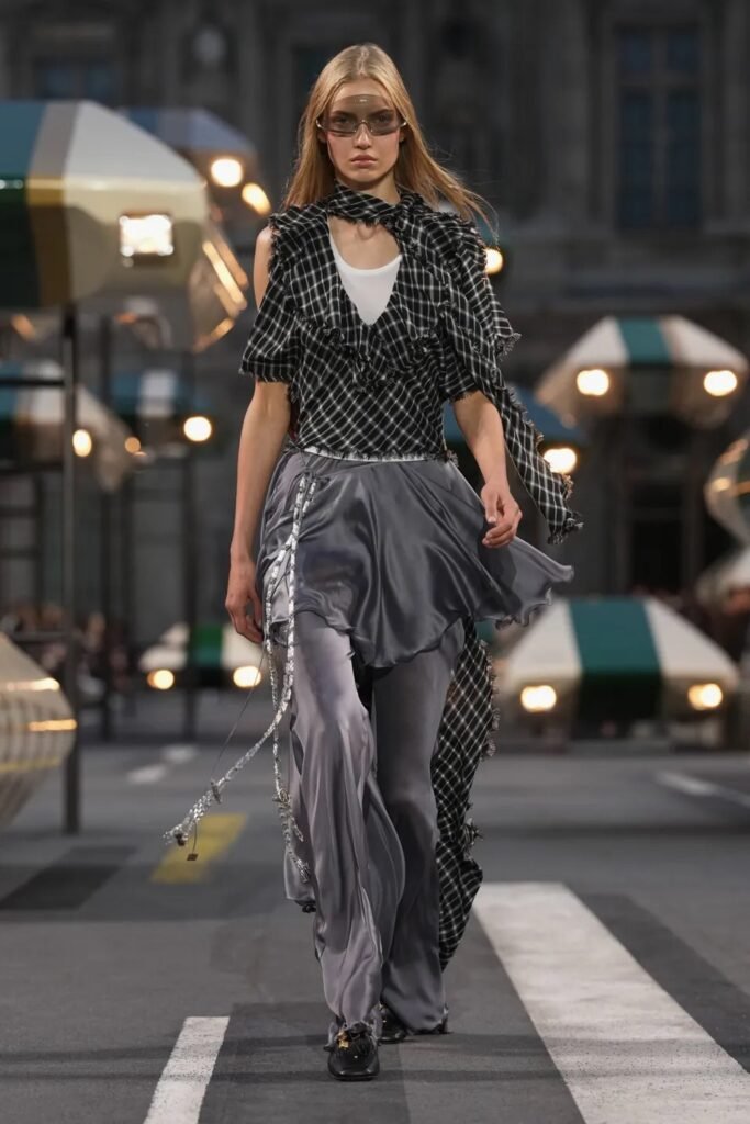 Louis Vuitton 30 Louis Vuitton img 6470 27
